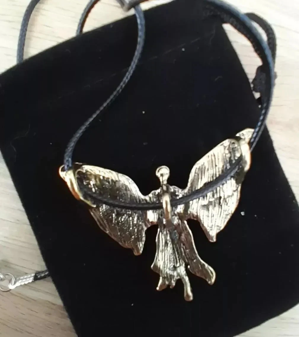 Halsketting met mechanische engelenhanger van Tessa, The Mortal Instruments City of Bones – photo 3
